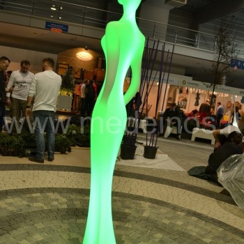 Kintančių spalvų lauko šviestuvas