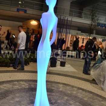 Kintančių spalvų lauko šviestuvas