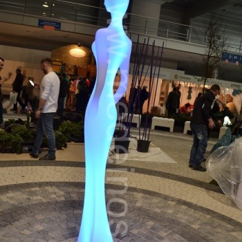 Lauko šviestuvas su besikeičiančiomis šviesomis