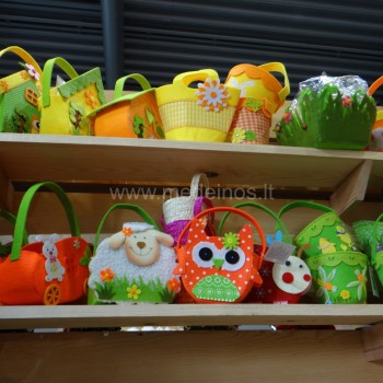 Daugelyje stendų jautėsi Velykinis dvelksmas